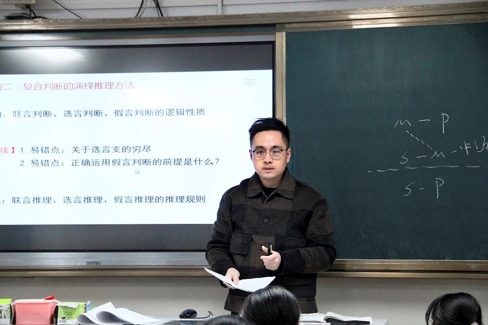 aced9bdb049d484fa3e93e9e5fffb428.jpg
