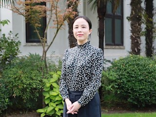 党委委员、副校长　 周烨