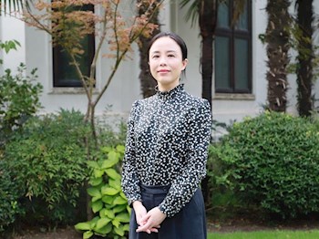 党委委员、副校长　 周烨