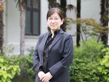 党委委员、副校长　 滕旻彦